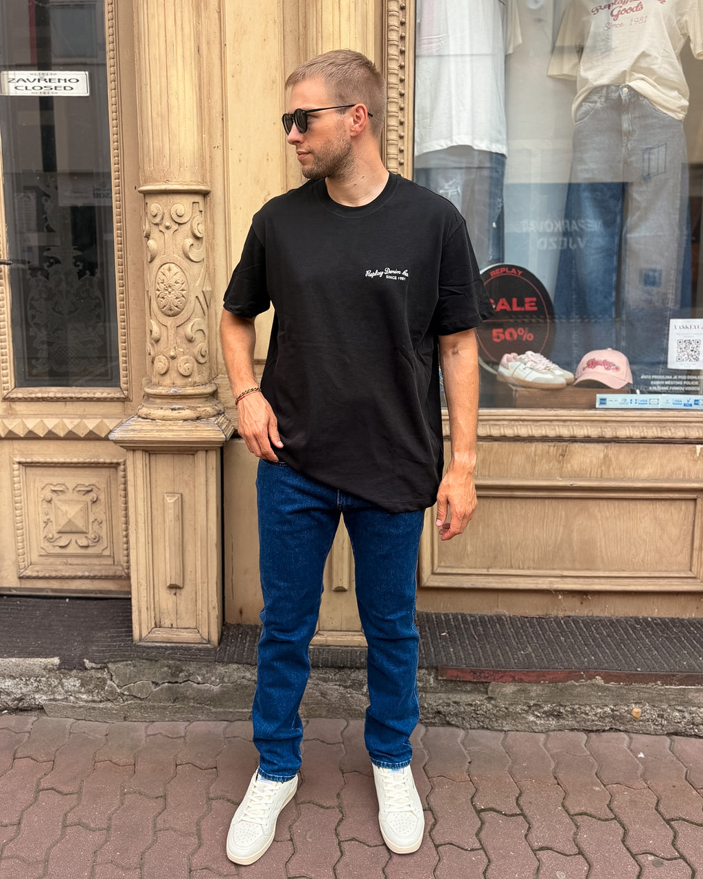 HERREN-JEANS REPLAY ANBASS SLIM FIT IN DUNKELBLAU - M0914 .000.879 264