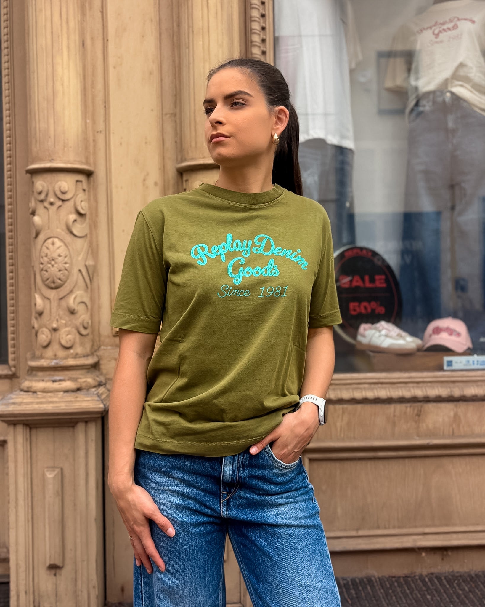 DÁMSKÉ TRIČKO REPLAY S POTISKEM "DENIM GOODS" - W002H .000.00L00G