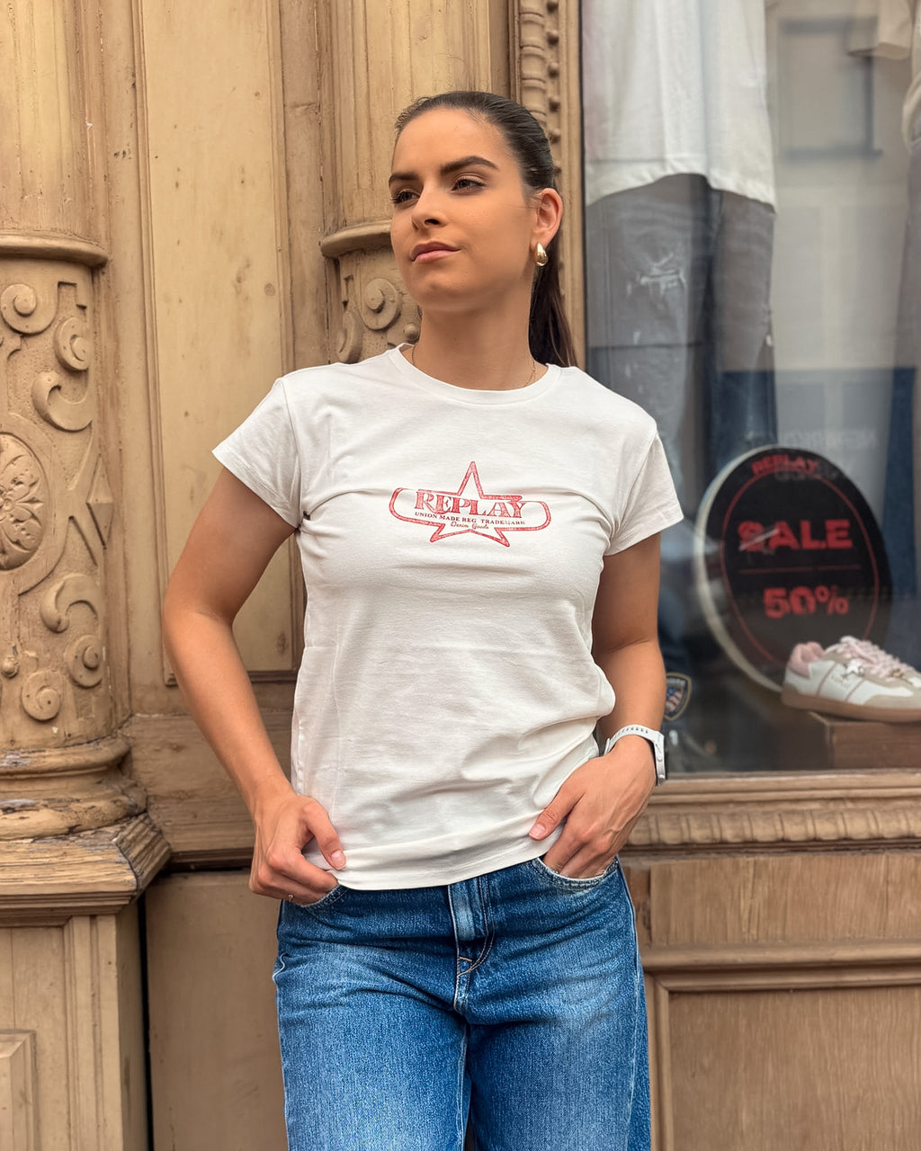 DAMEN T-SHIRT REPLAY MIT KURZEM ARM UND RETRO-PRINT