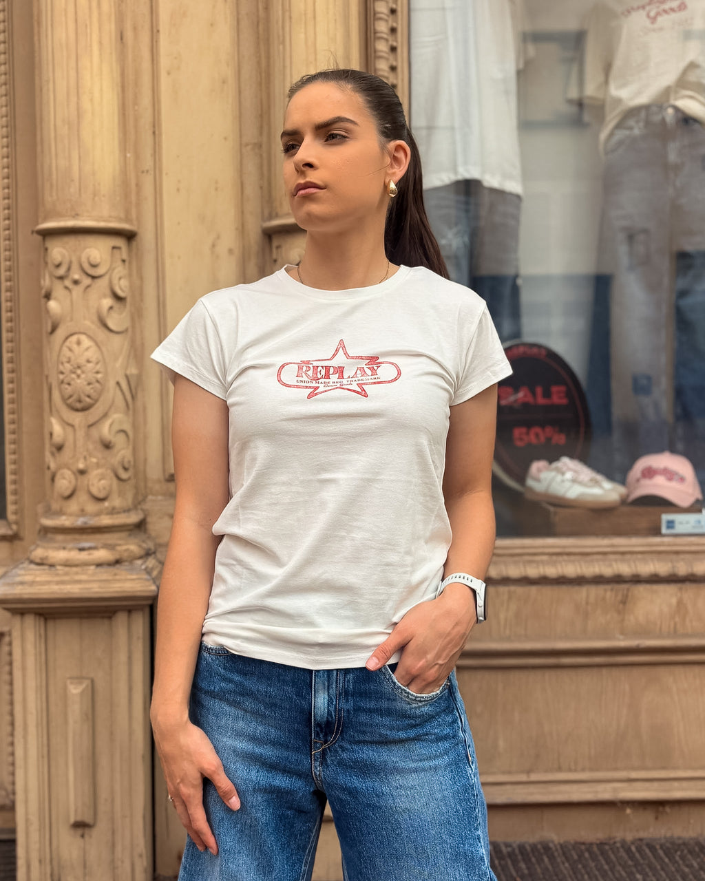 DAMEN T-SHIRT REPLAY MIT KURZEM ARM UND RETRO-PRINT