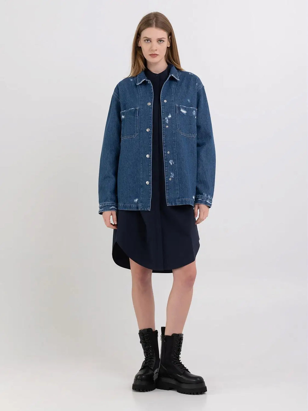 DÁMSKÝ REPLAY OVERSHIRT Z TMAVÉ DŽÍNOVINY