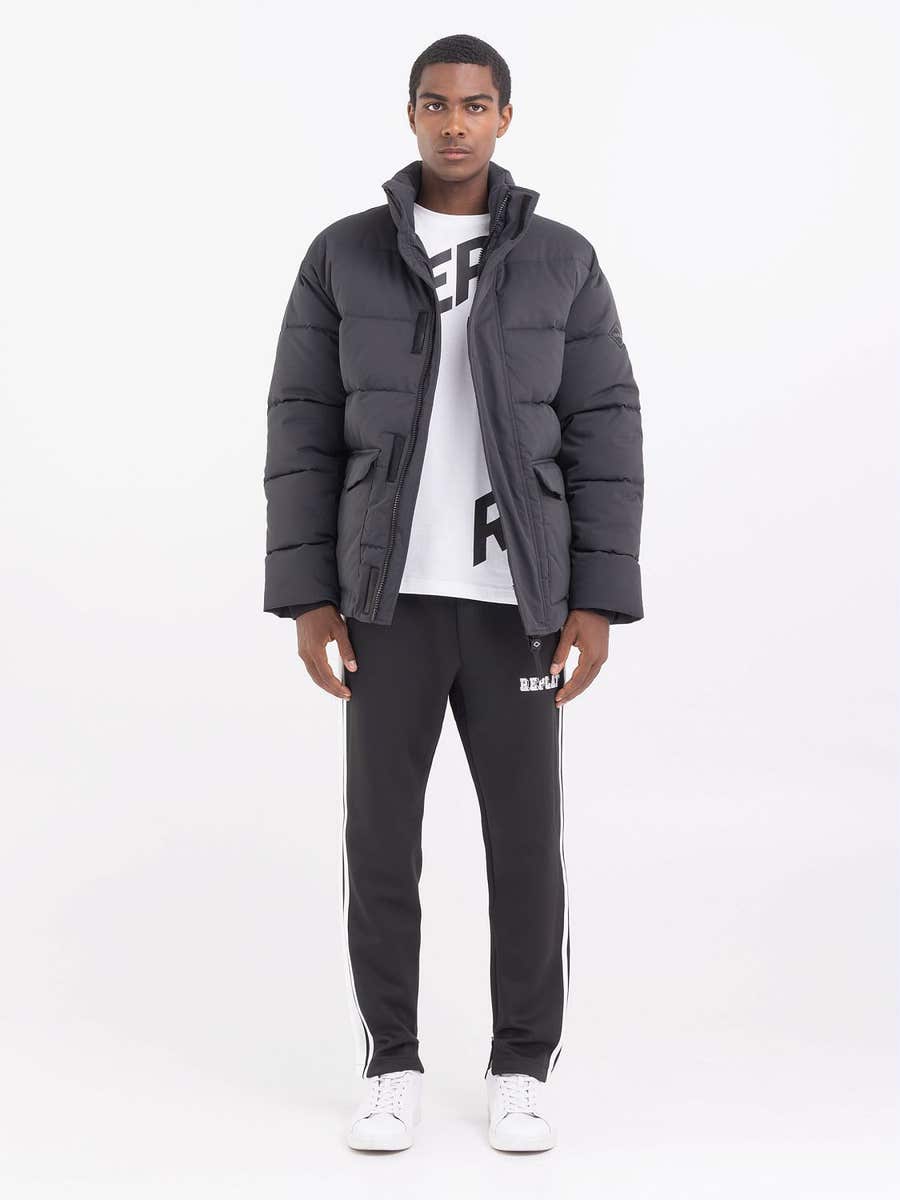 FÉRFI RÖVID, STEPPELT KABÁT MAGAS GALLÉRRAL