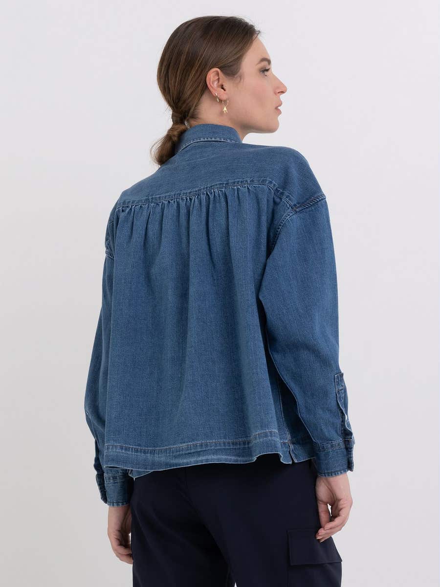 KOŠILE Z DŽÍNOVINY POHODLNÉHO STŘIHU S KAPSIČKOU