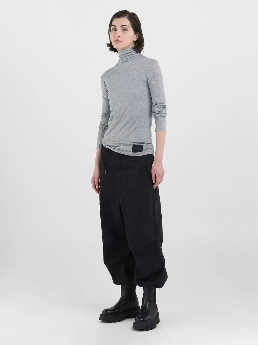 REPLAY NŐI SLIM-FIT PÓLÓ HOSSZÚ UJJAL ÉS MAGAS GALLÉRRAL