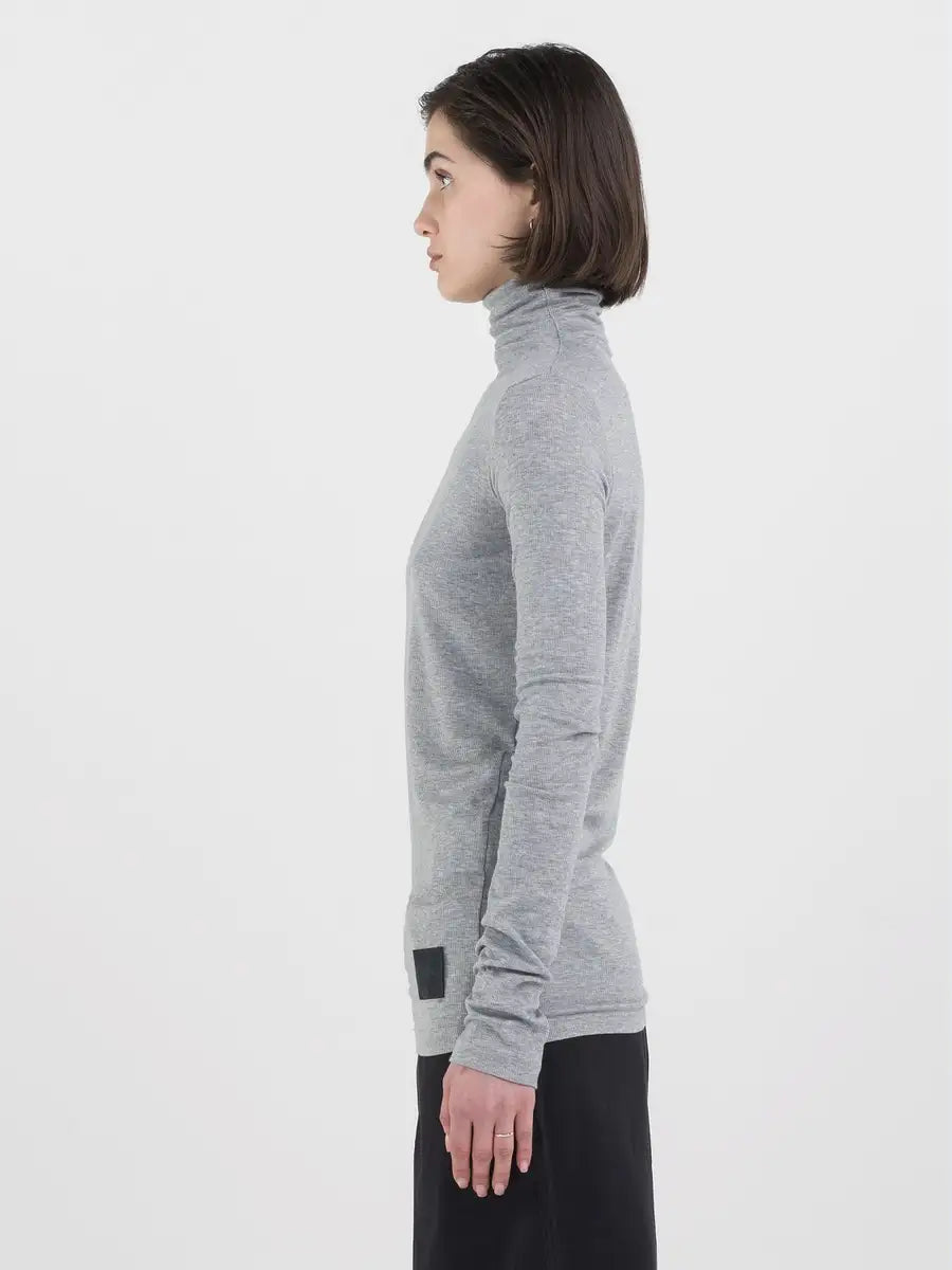 REPLAY NŐI SLIM-FIT PÓLÓ HOSSZÚ UJJAL ÉS MAGAS GALLÉRRAL