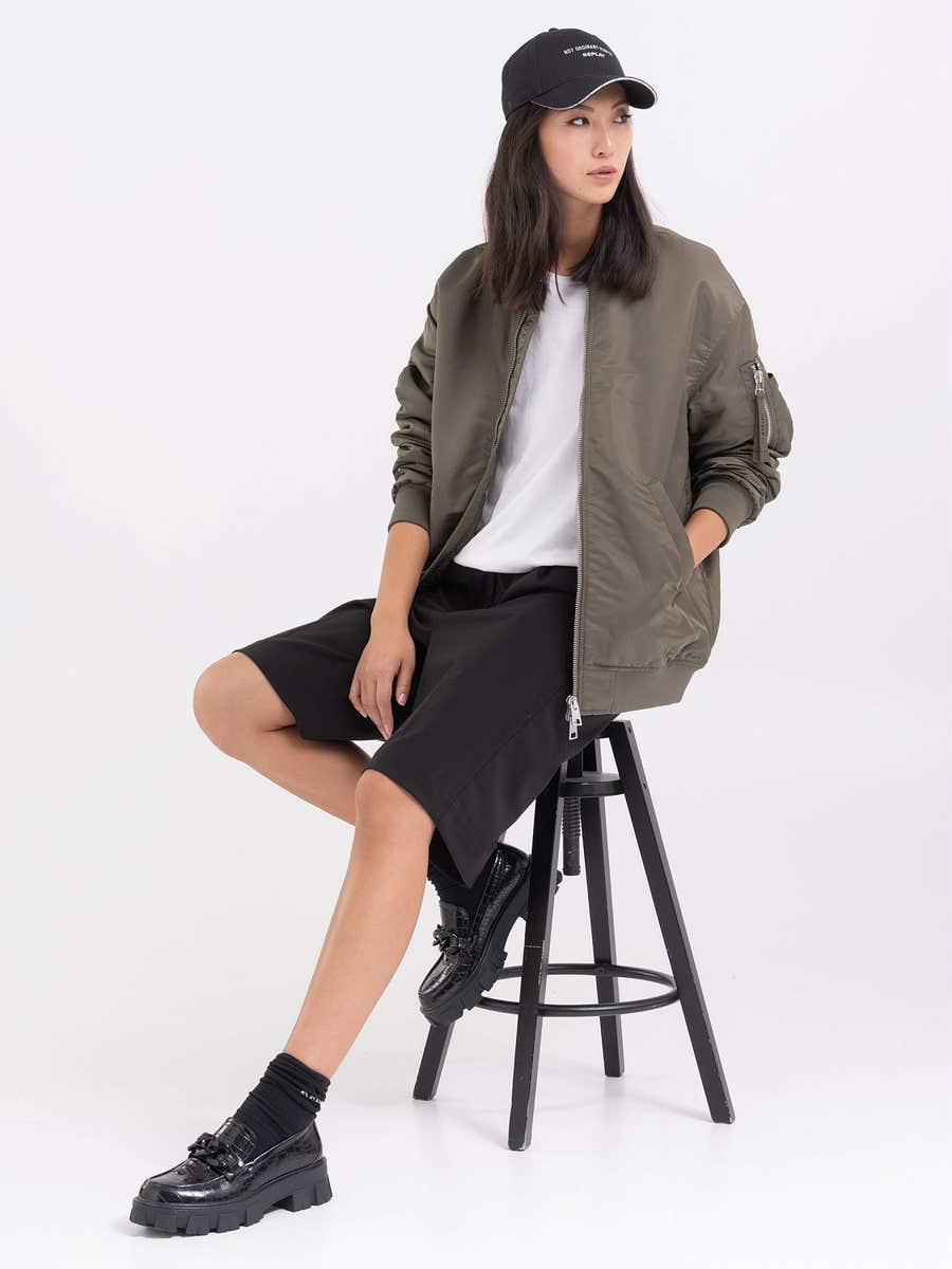 REPLAY DÁMSKÝ BOMBER VOLNÉHO STŘIHU ZE SATÉNOVÉHO POLYAMIDU