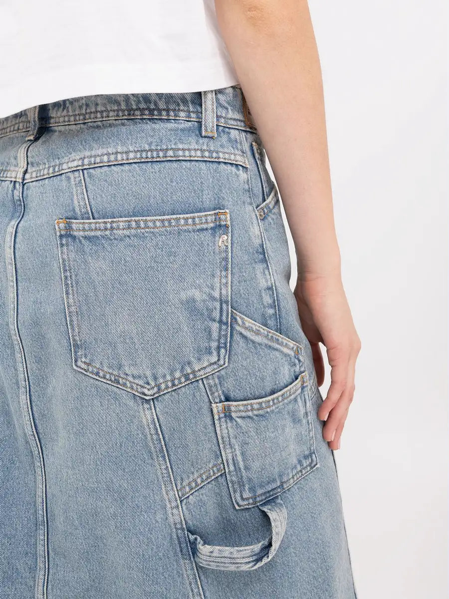 REPLAY DLOUHÁ SUKNĚ ZE SVĚTLÉ DŽÍNOVINY S ROZPARKEM