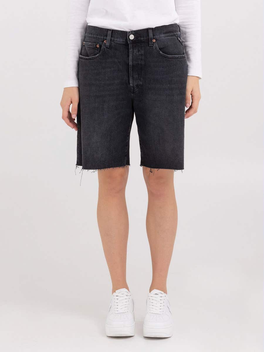 DÁMSKÉ REPLAY BERMUDY REGULAR FIT Z ČERNÉ DŽÍNOVINY