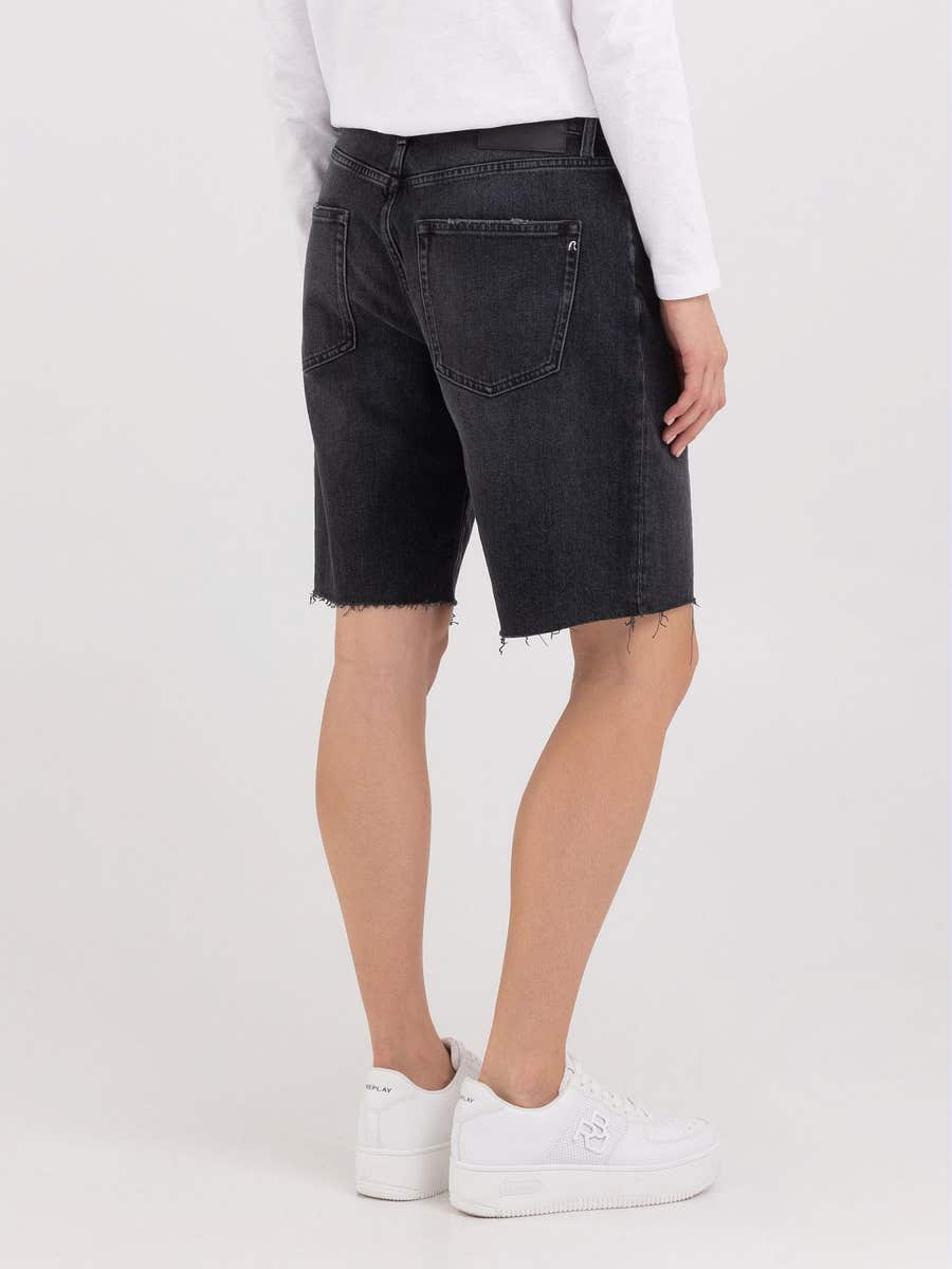 DÁMSKÉ REPLAY BERMUDY REGULAR FIT Z ČERNÉ DŽÍNOVINY