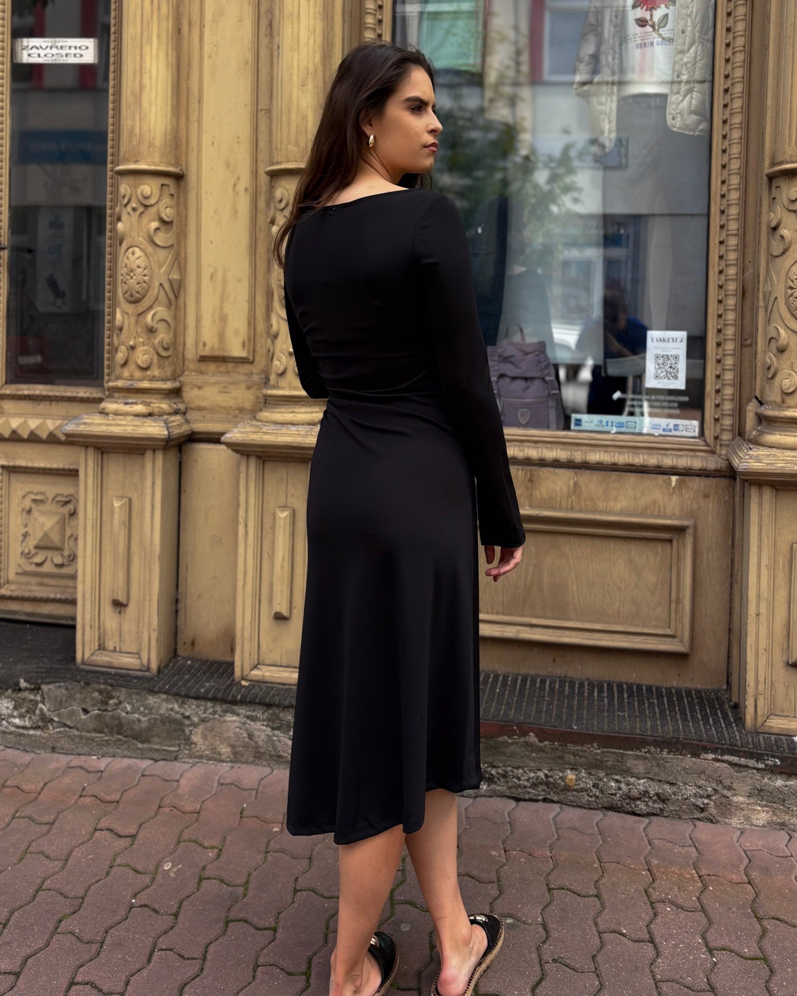 ASYMMETRIC MIDI DRESS IN JERSEY MATERIAL