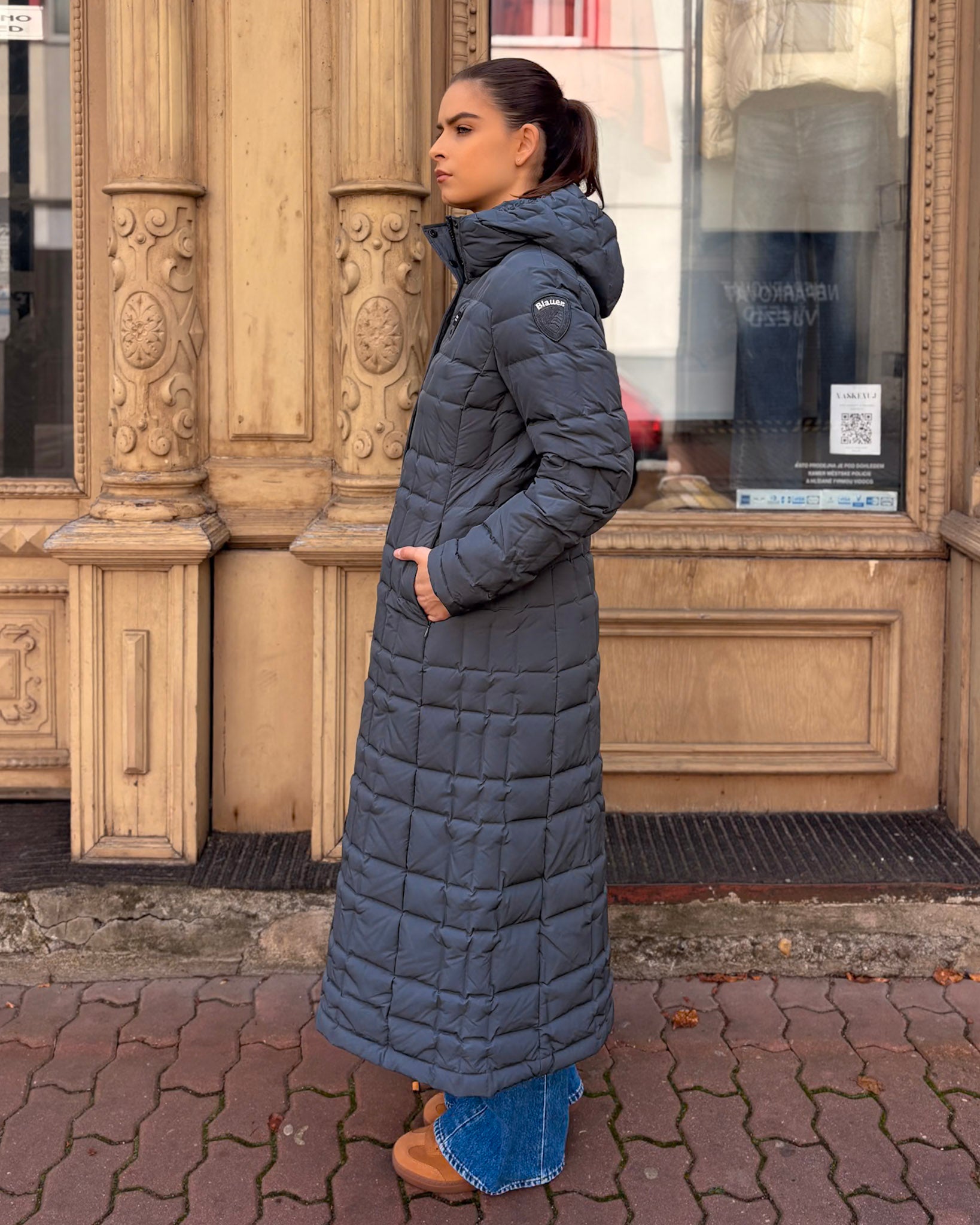 DÁMSKÝ KABÁT BLAUER S OBDÉLNÍKOVÝM PROŠÍVÁNÍM