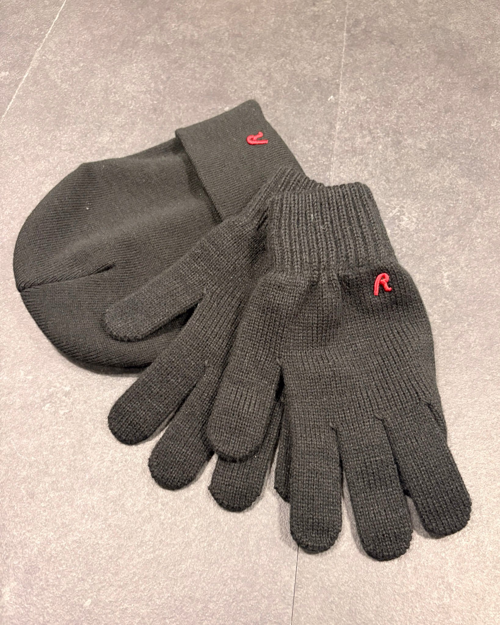 REPLAY Mützen- und Handschuh-Set – Acryl mit gesticktem R-Logo
