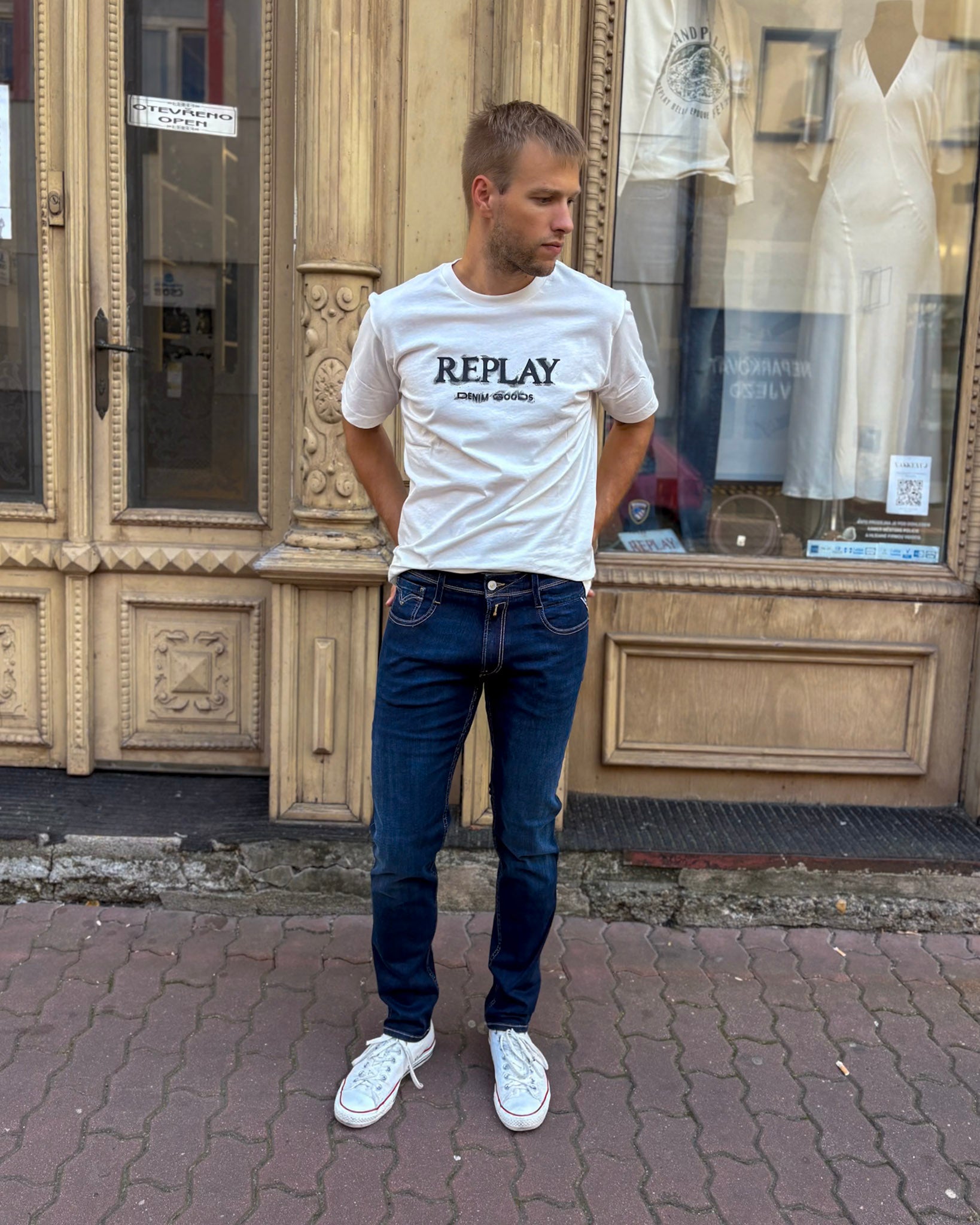REPLAY PÁNSKÉ SLIM-FIT DŽÍNY STŘIHU ANBASS - M914Y .000.41A 900