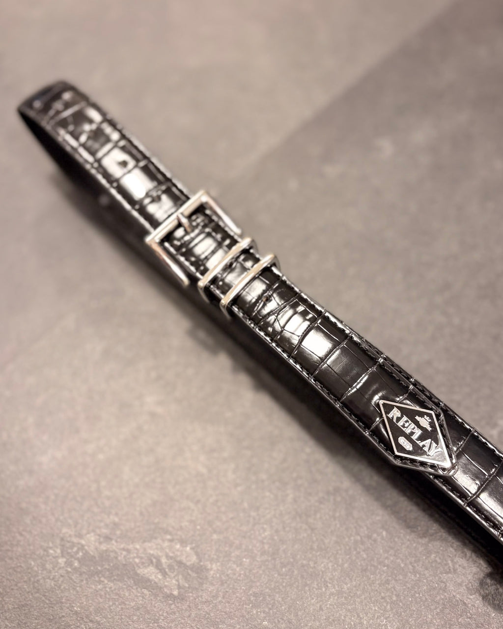 REPLAY BELT WITH GLOSSY SNAKESKIN EFFECT 