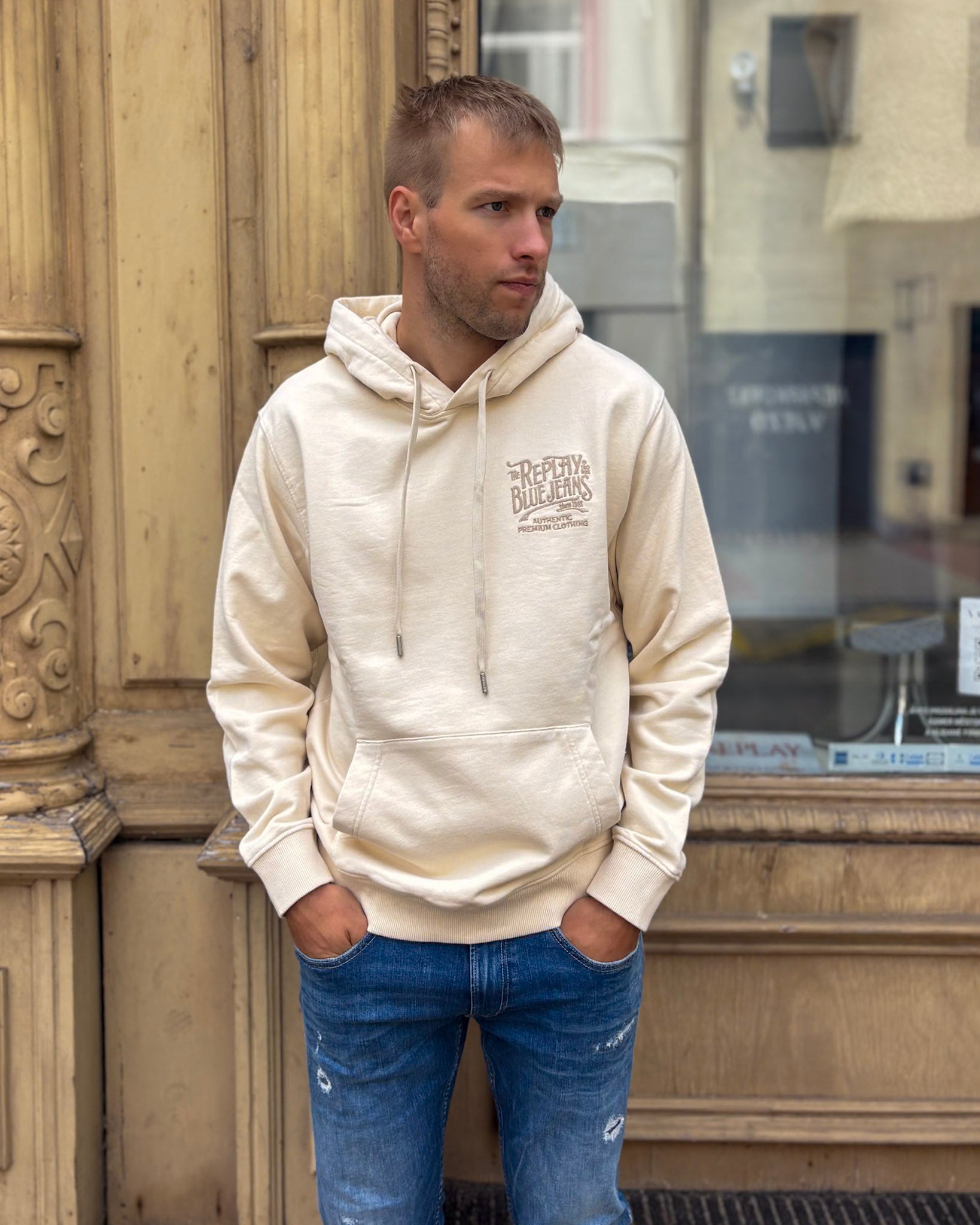 PÁNSKÁ BAVLNĚNÁ MIKINA REPLAY S VYŠÍVANÝM NÁPISEM