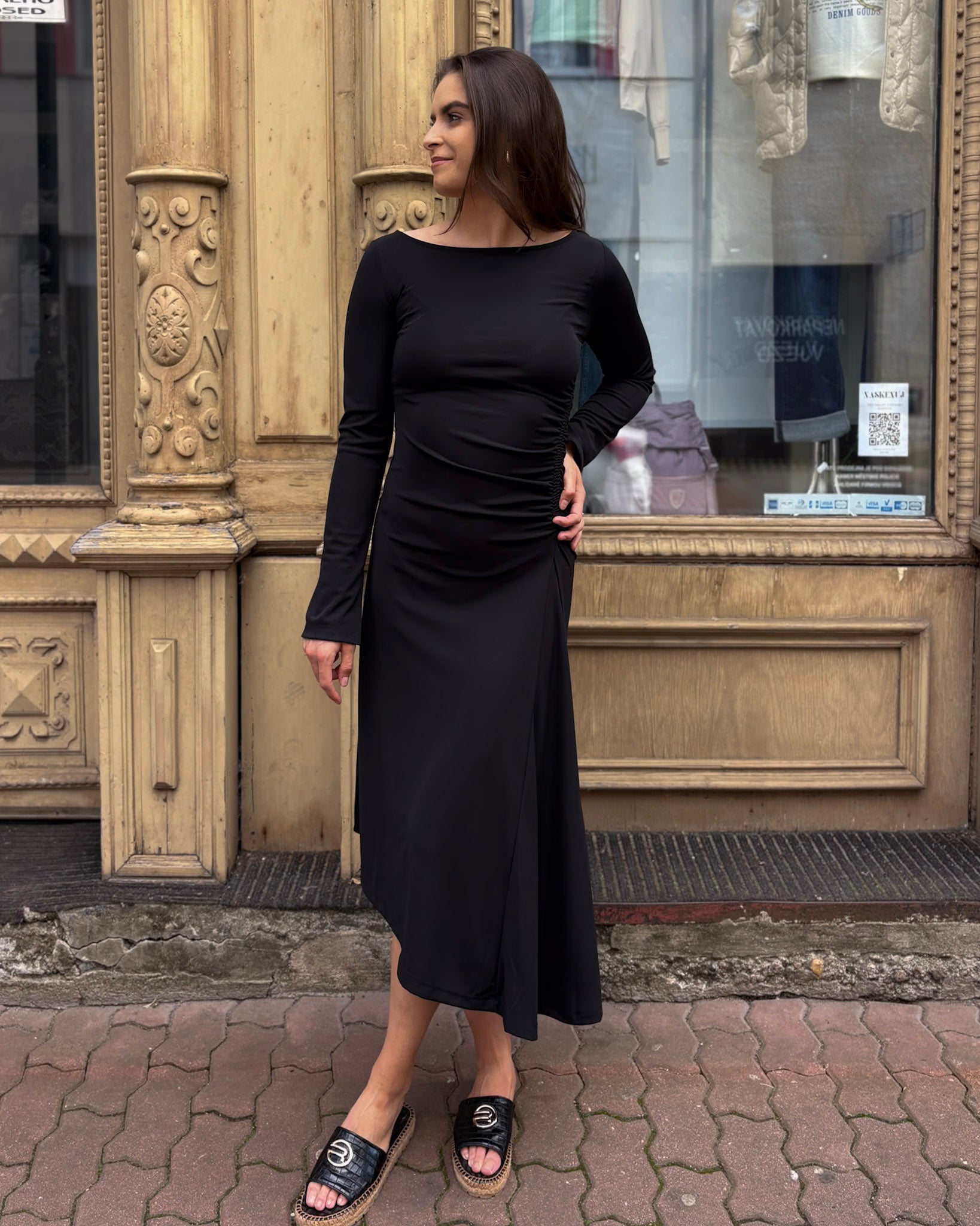 ASYMMETRIC MIDI DRESS IN JERSEY MATERIAL