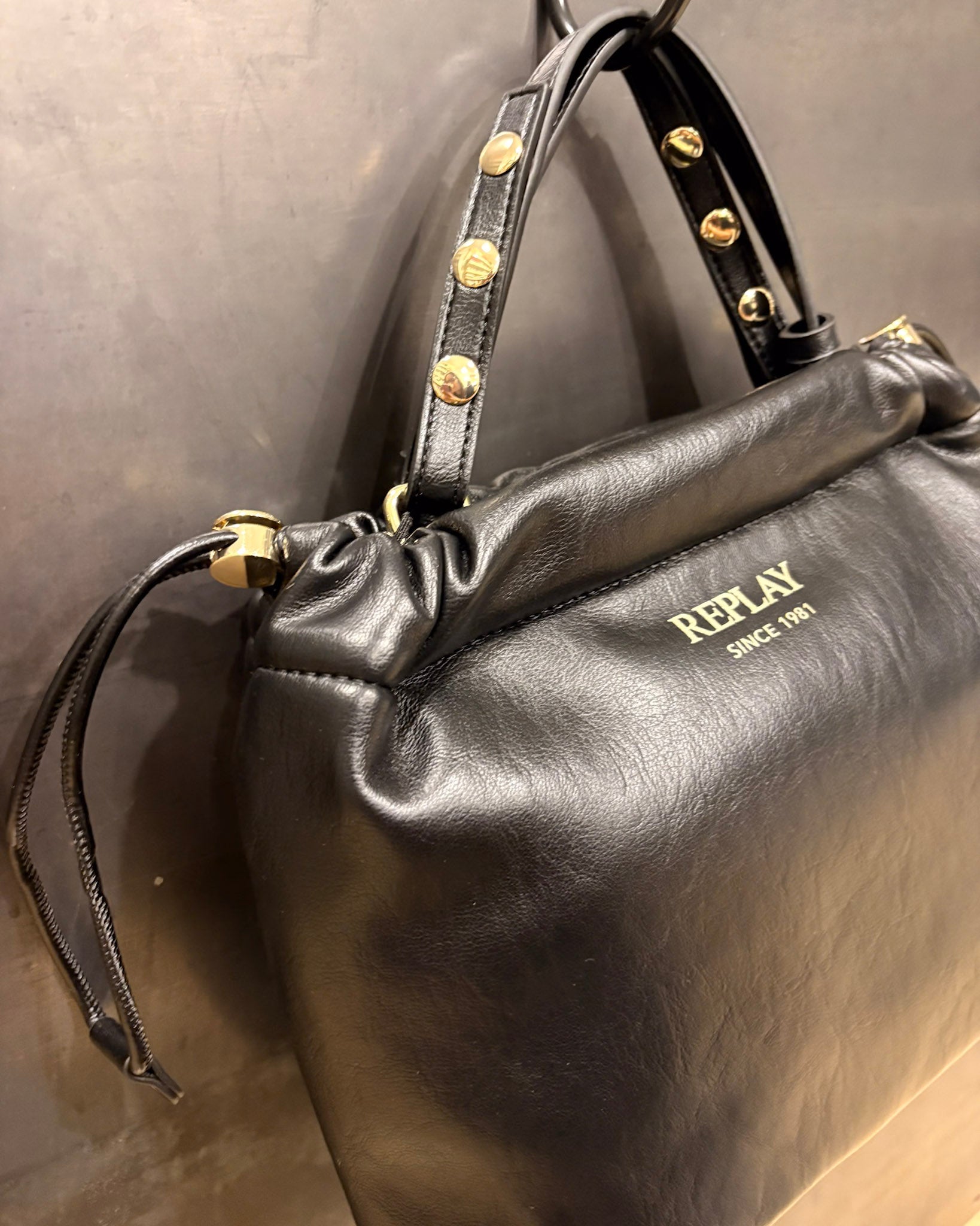 REPLAY DRAWABLE BAG WITH METAL DETAILS 
