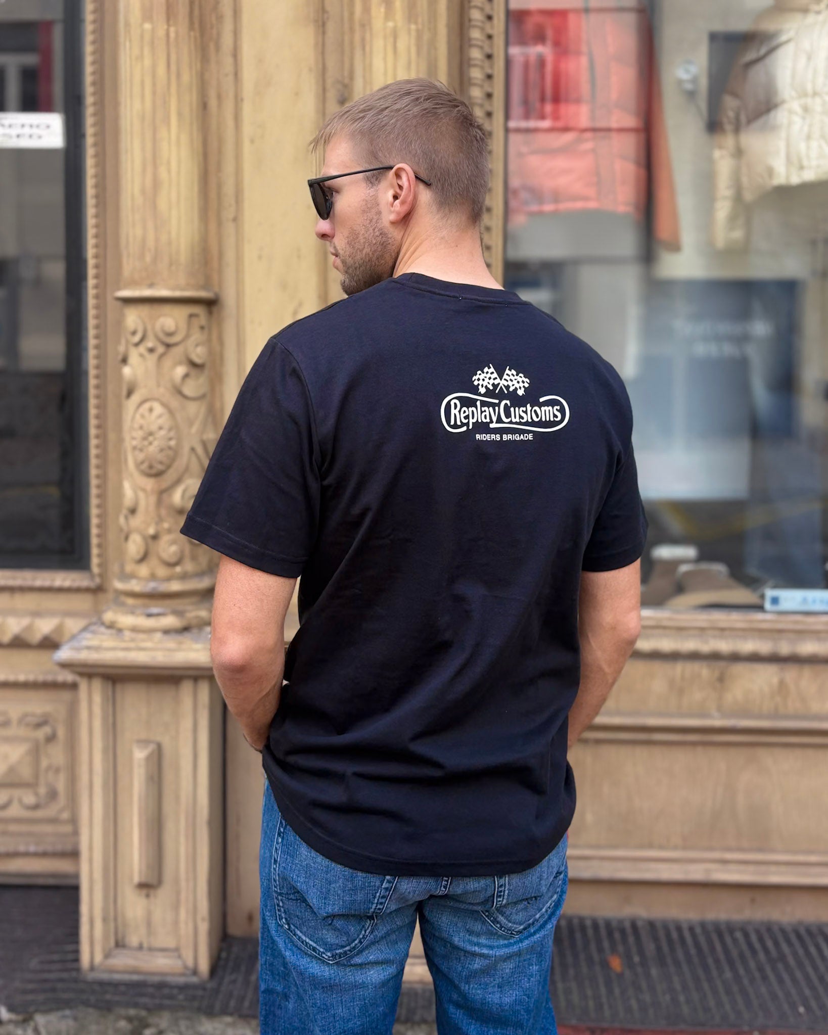 FÉRFI REPLAY PÓLÓ HÁTULJÁN NYOMOTT MINTÁVAL