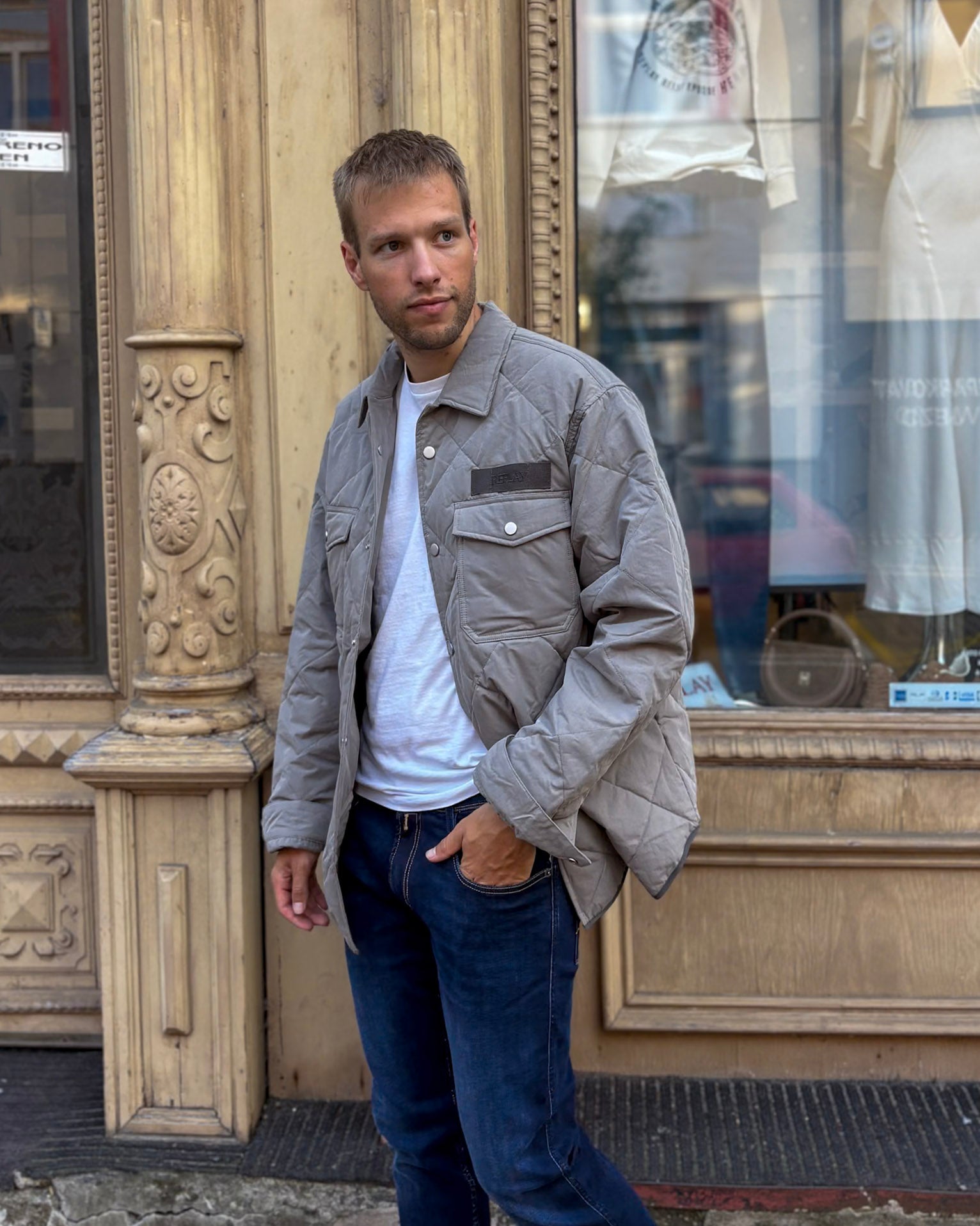 REPLAY FÉRFI DZSEKI GYÉMÁNT MINTÁS STEPELÉSSEL ÉS GALLÉRRAL