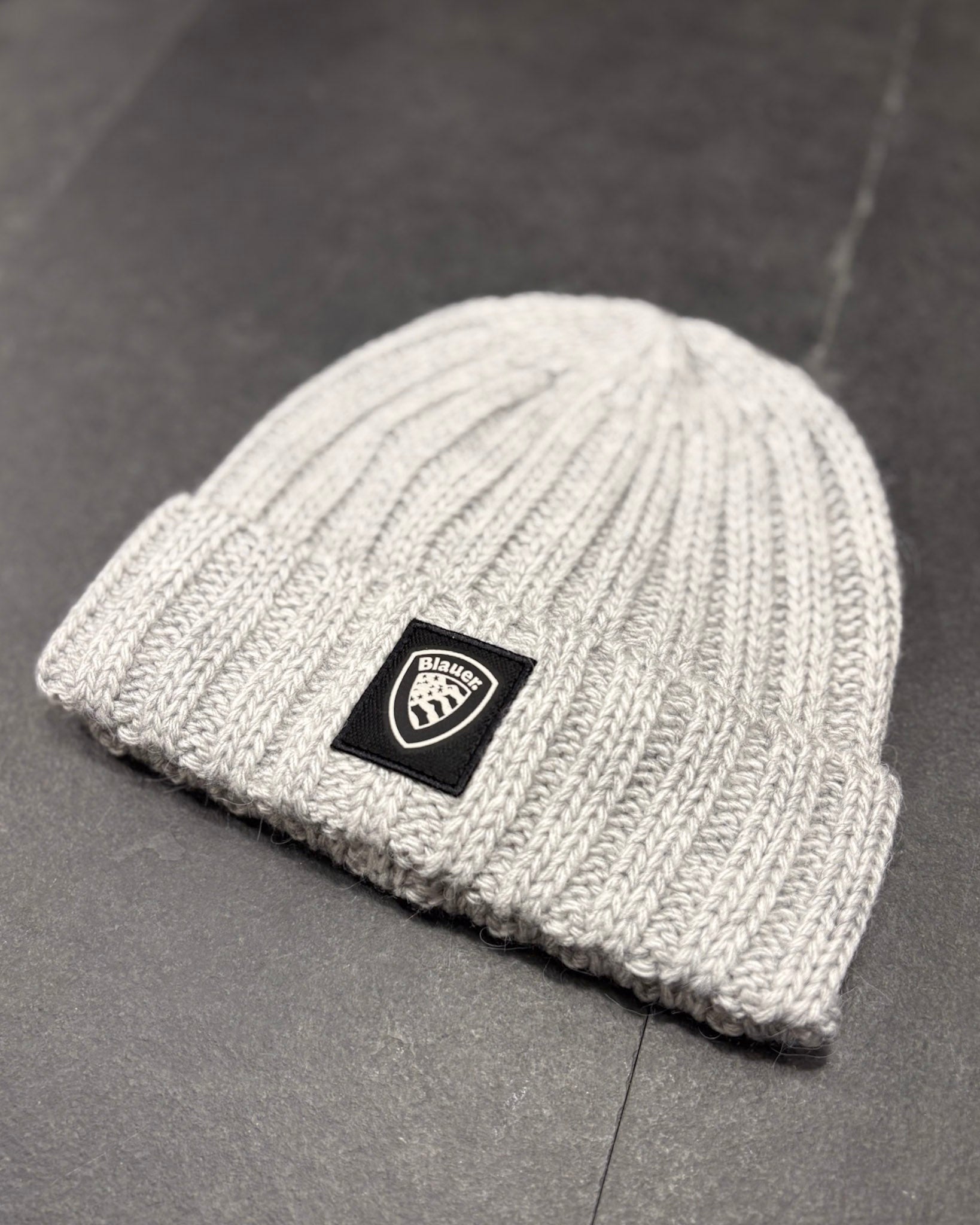 BLAUER ČEPICE KIBLY S MANŽETOU