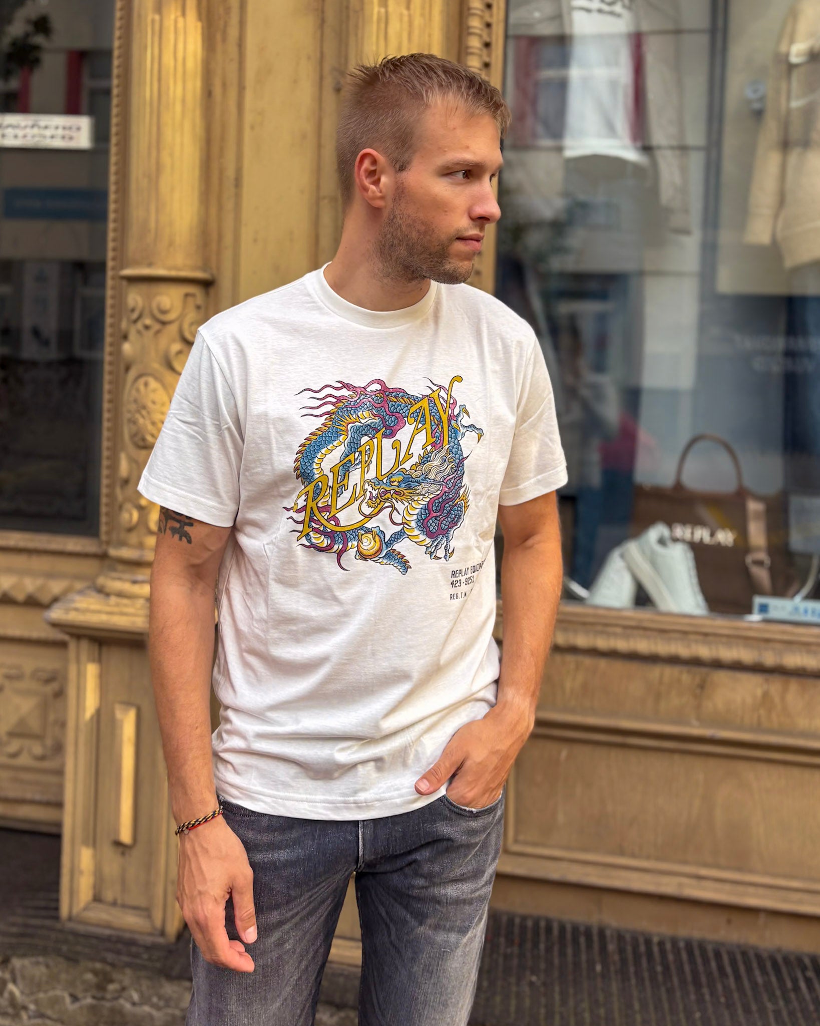 REPLAY FÉRFI NORMÁL FAZONÚ PÓLÓ SÁRKÁNYMINTÁVAL