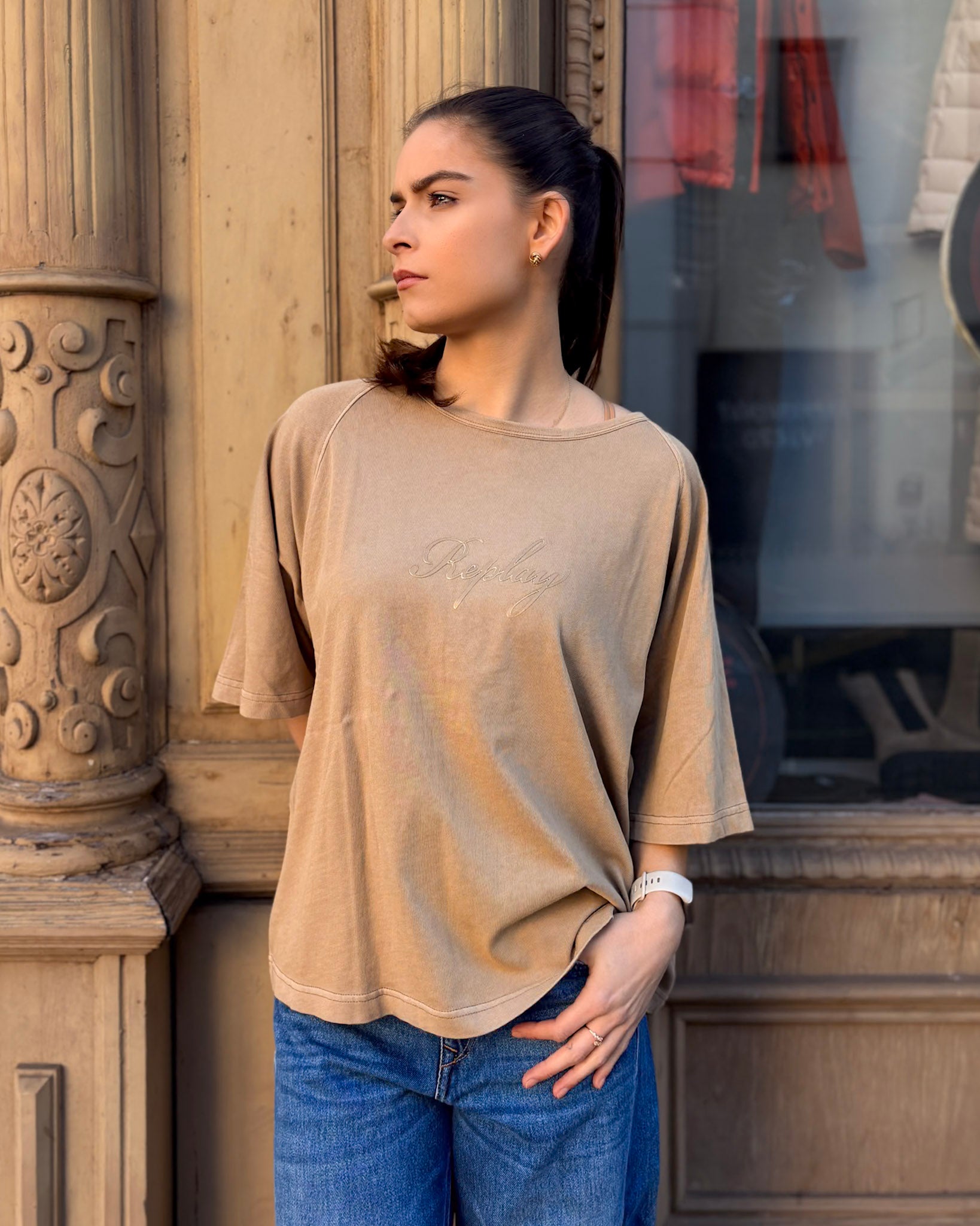 DÁMSKÉ TRIČKO REPLAY SE ZLATÝM POTISKEM LOGA 