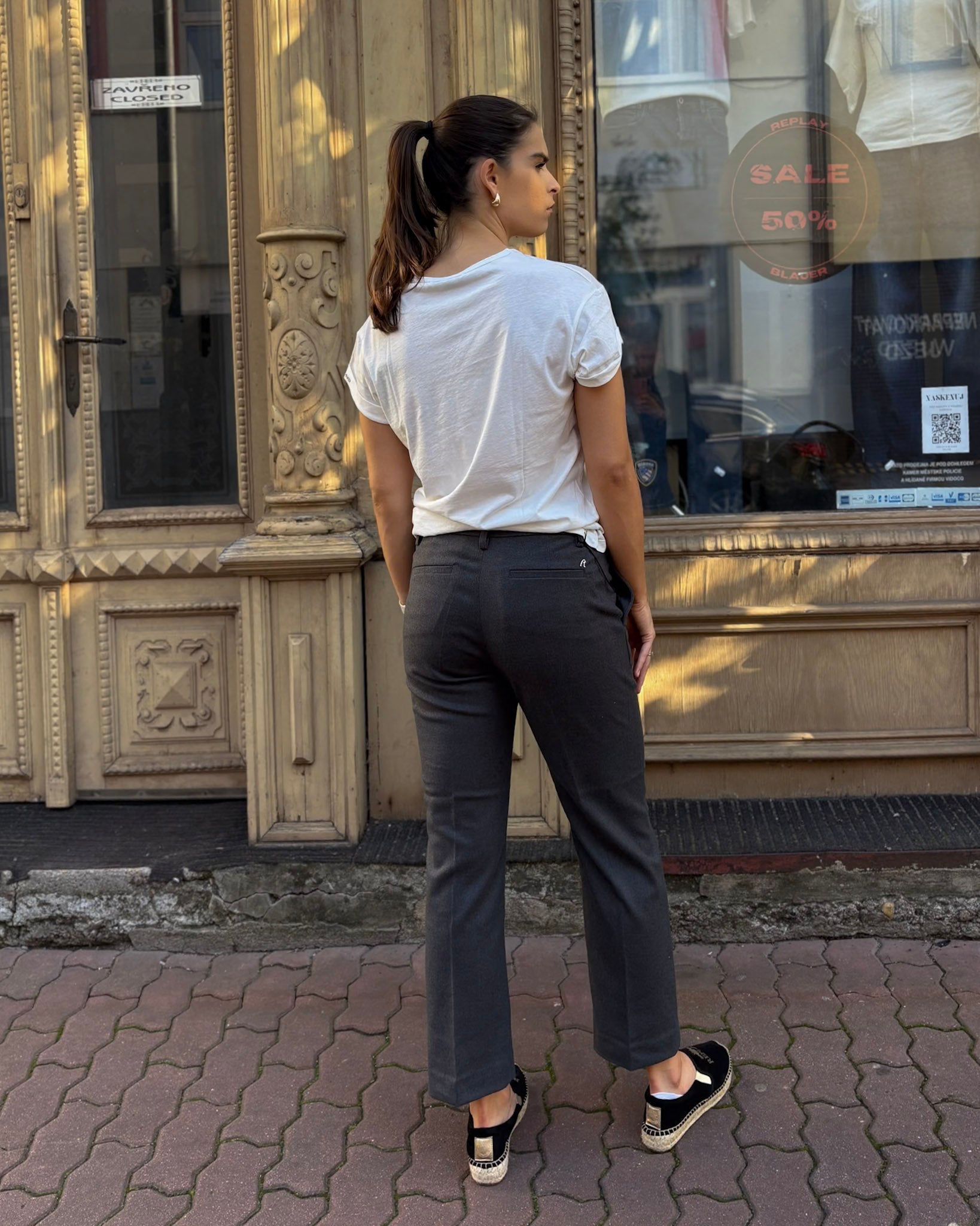 WOMEN'S REPLAY CROPPED PANTS WITH PLEATS