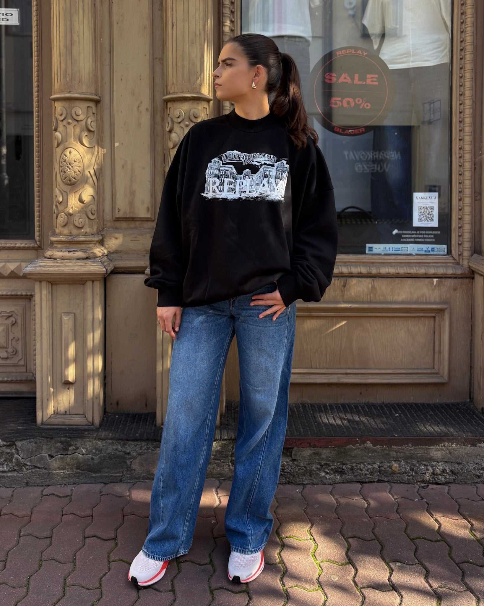 NŐI OVERSIZED HOSSZÚ PULÓVER HERITAGE NYOMTATÁSSAL