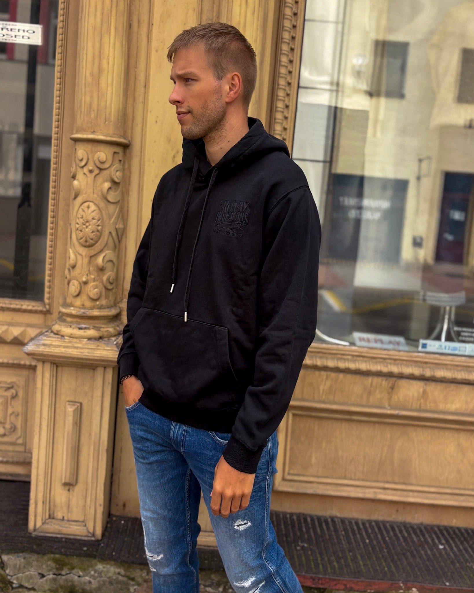 PÁNSKÁ BAVLNĚNÁ MIKINA REPLAY S VYŠÍVANÝM NÁPISEM