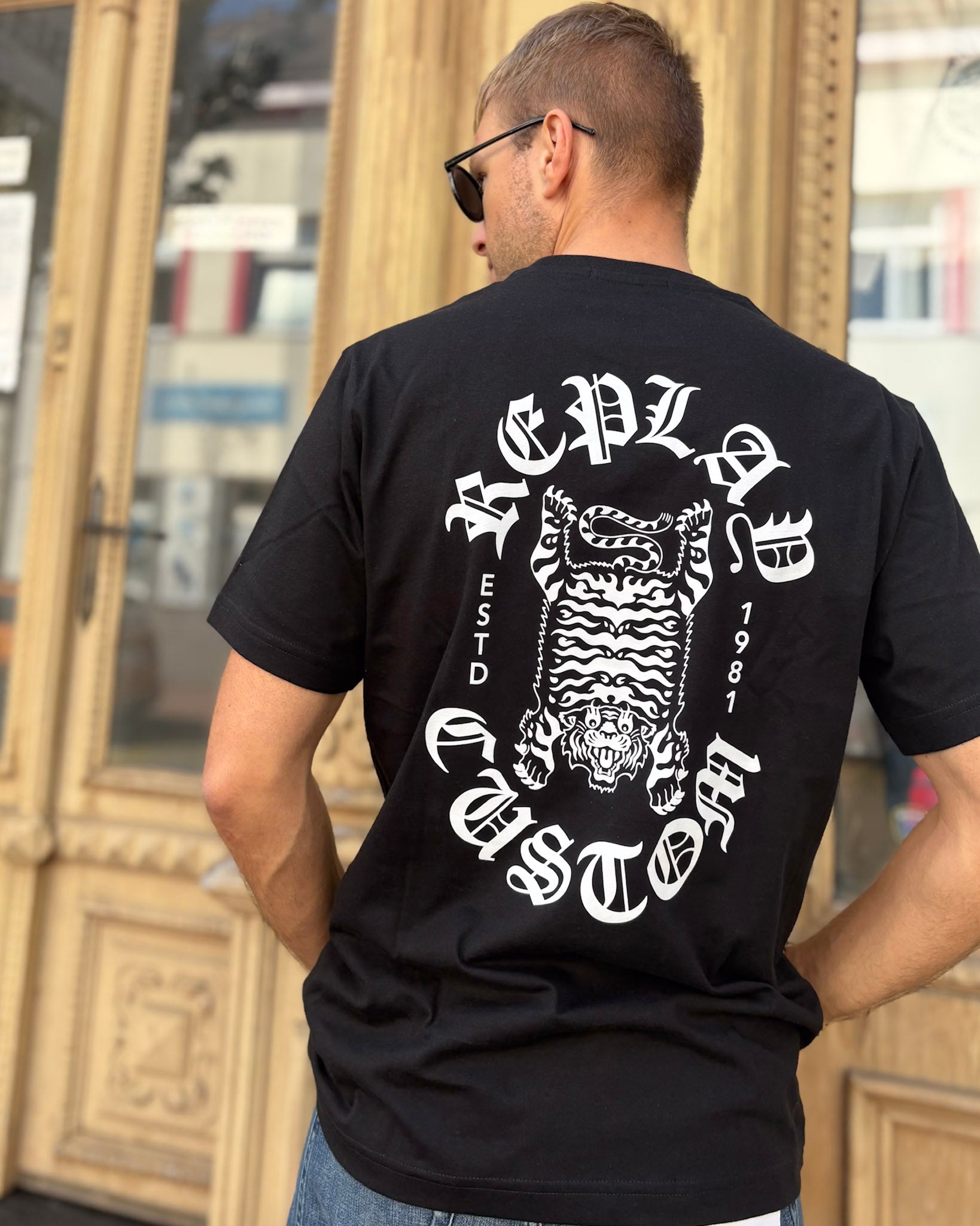 REPLAY MEN'S T-SHIRT WITH PRINT ON THE BACK