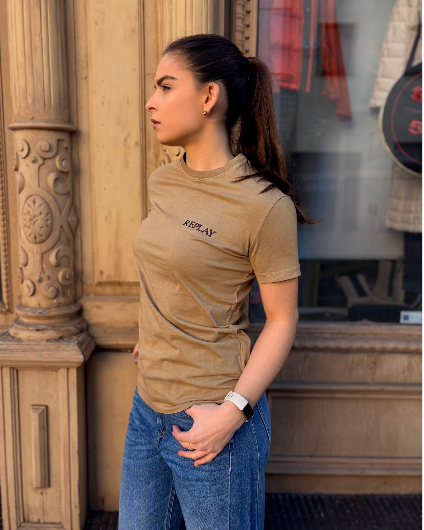 DÁMSKÉ TRIČKO REPLAY S LOGEM NA HRUDNÍKU