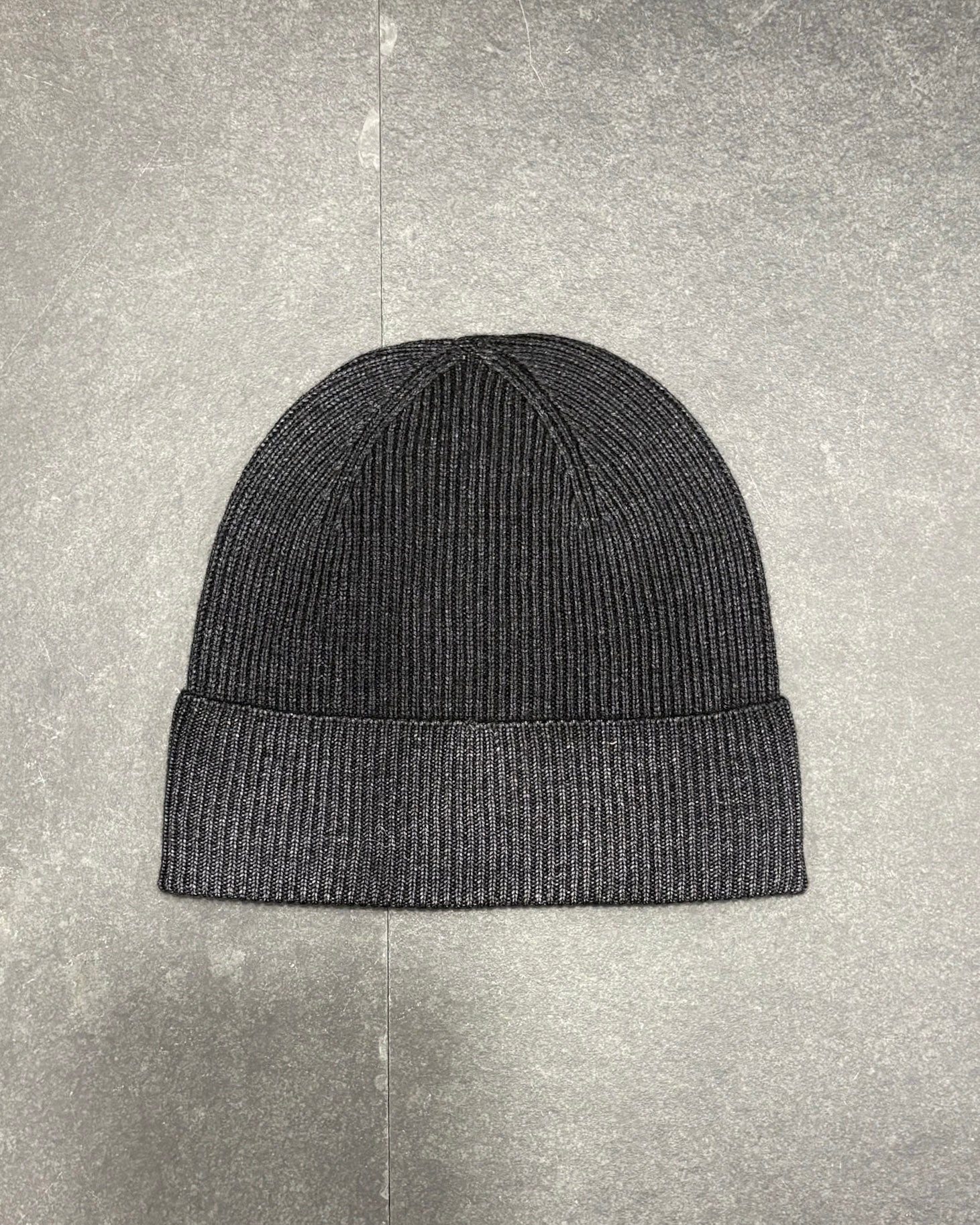 BLAUER ČEPICE S LOGEM NA MANŽETĚ