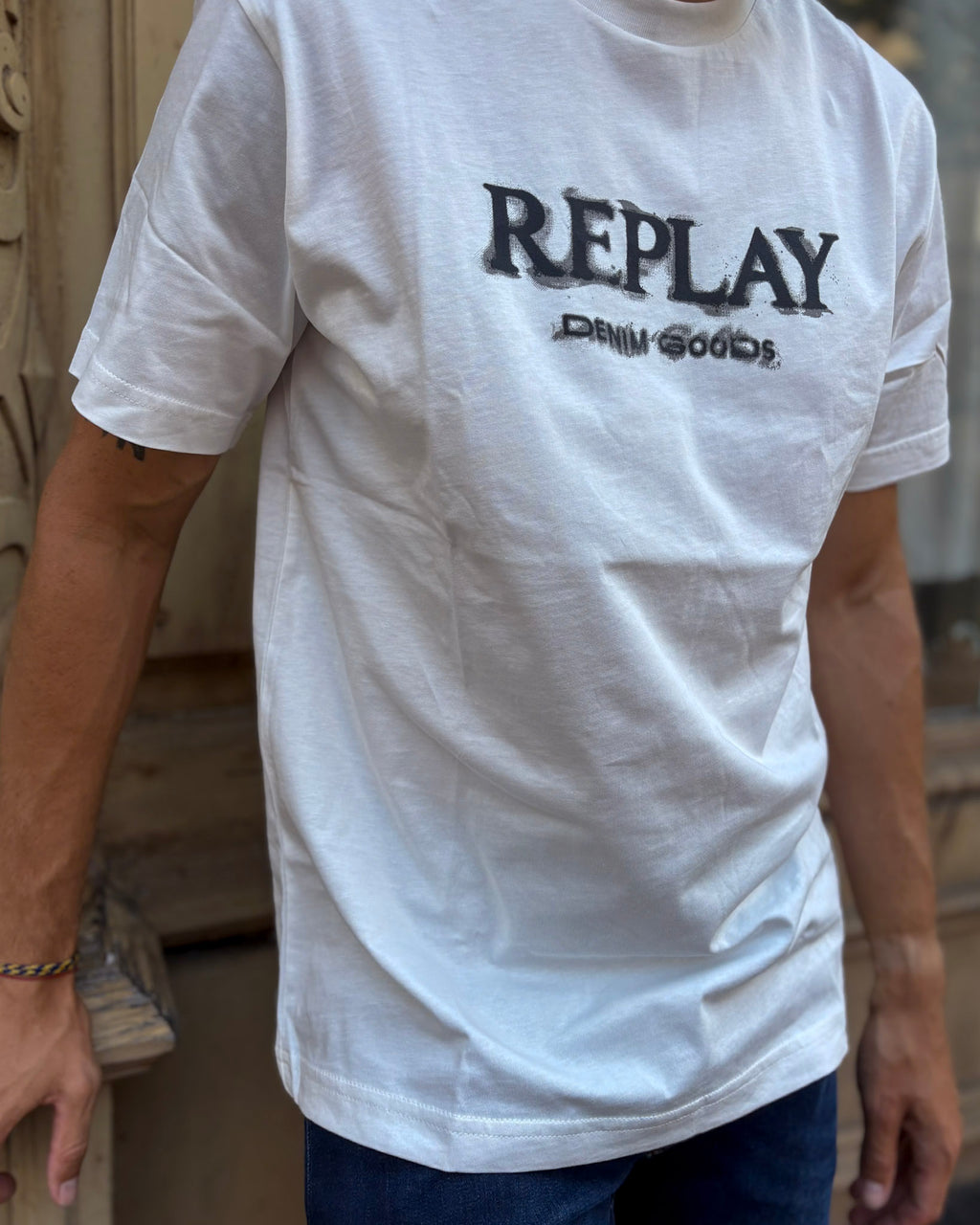 PÁNSKÉ BAVLNĚNÉ TRIČKO REPLAY S POTISKEM 