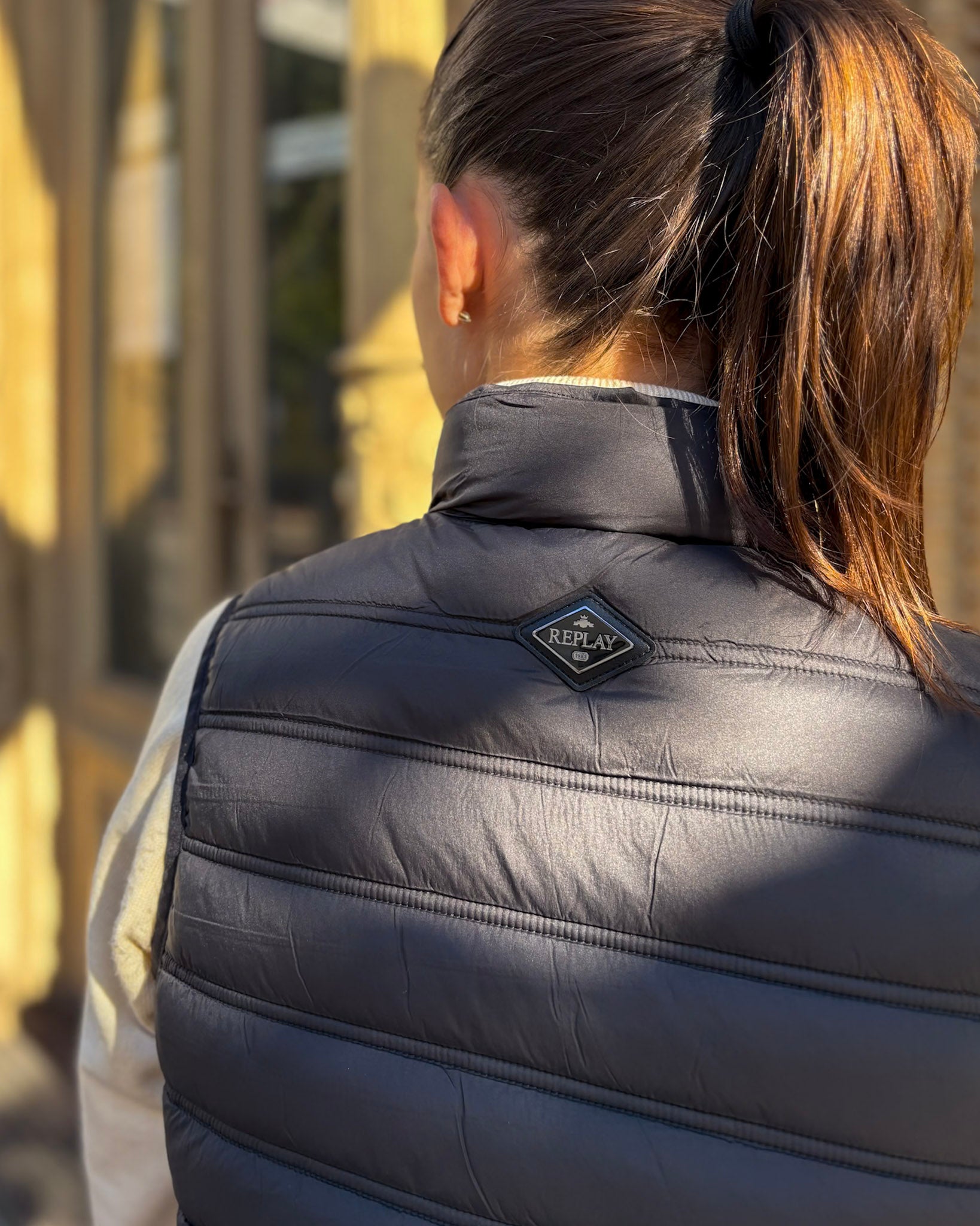WOMEN'S REPLAY HEATED VEST WITH CROSS-STITCHING