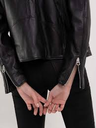 NŐI REPLAY BŐRDZSEKI KARCSÚ SZABÁSÚ VÁGOTT CRUST BŐRBŐL