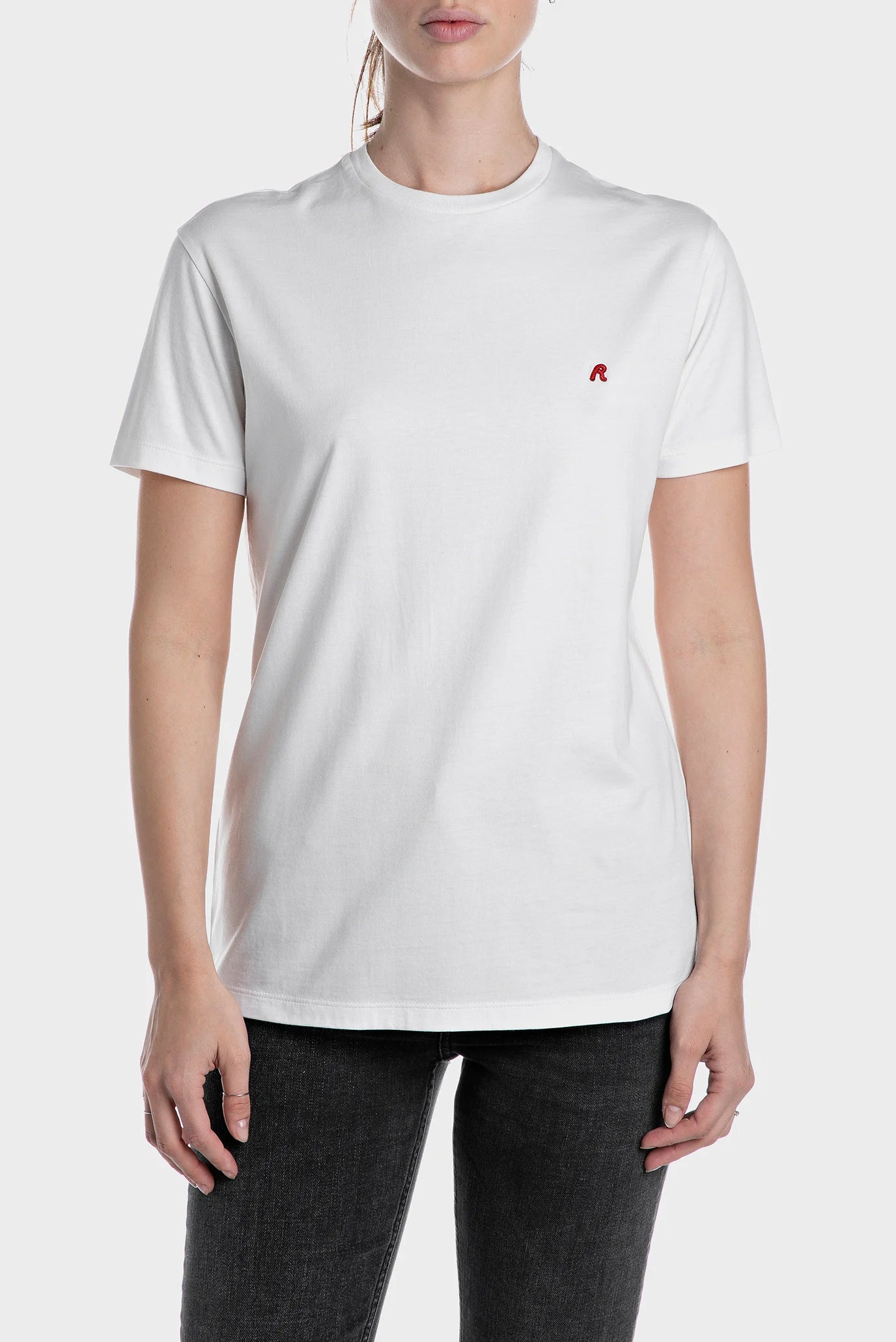 REPLAY DÁMSKÉ TRIČKO BĚŽNÉHO STŘIHU S VÝŠIVKOU 